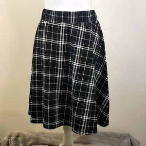 EUC Shein Curve Black and White Plaid Skater Skirt 2X